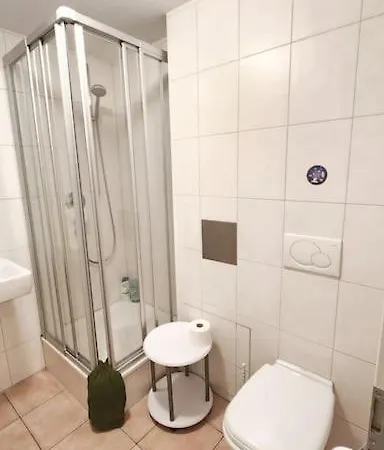 Appartamento Kleine 1 Zimmer Ohne Kuche Aber Mit Herd Mikrowelle Wasserkocher Ect